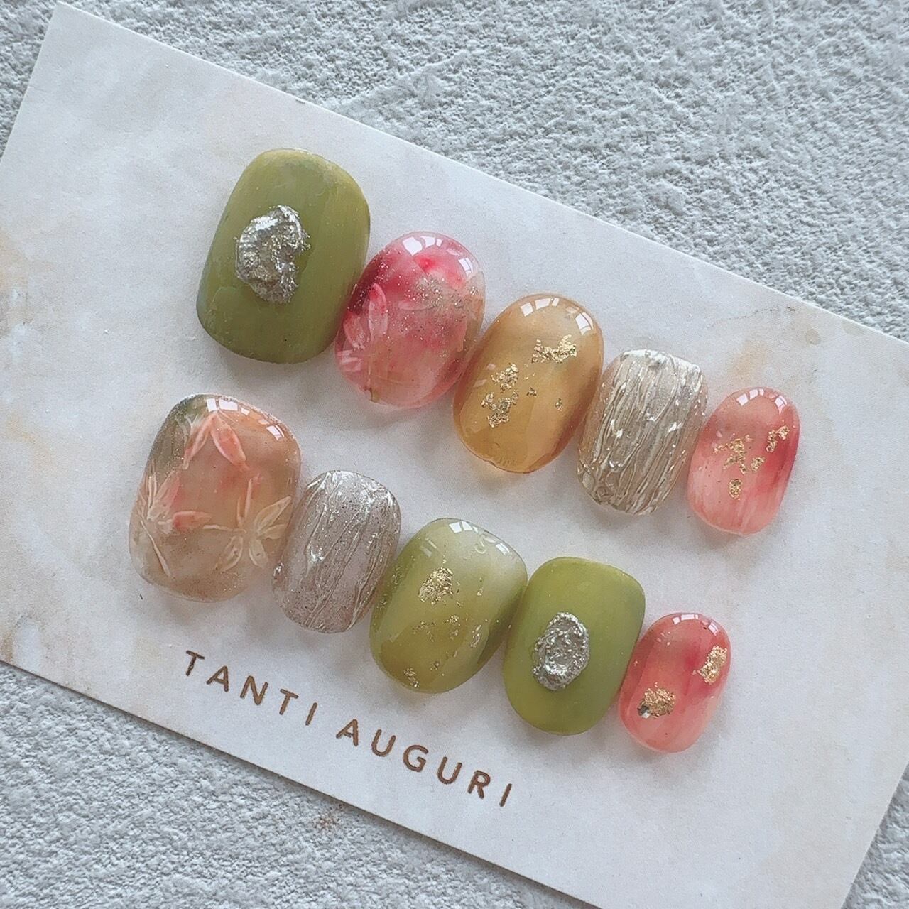 ネイル 秋 2025 大人上品 紅葉 大人可愛い かっこいい もみじ モミジ