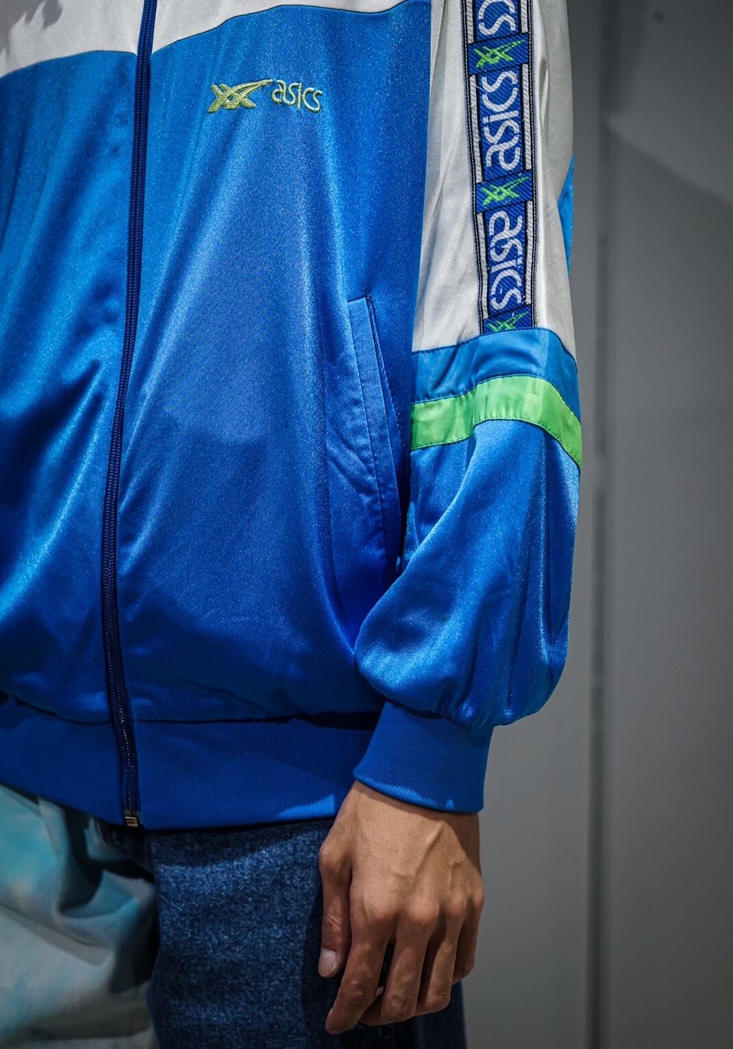add (C) vintage】90's Euro “asics” Vintage Track Jacket | Caka