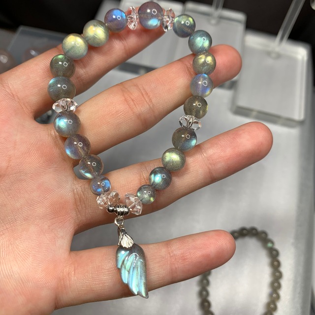 no3ラブラドライト×羽デザインブレスレット