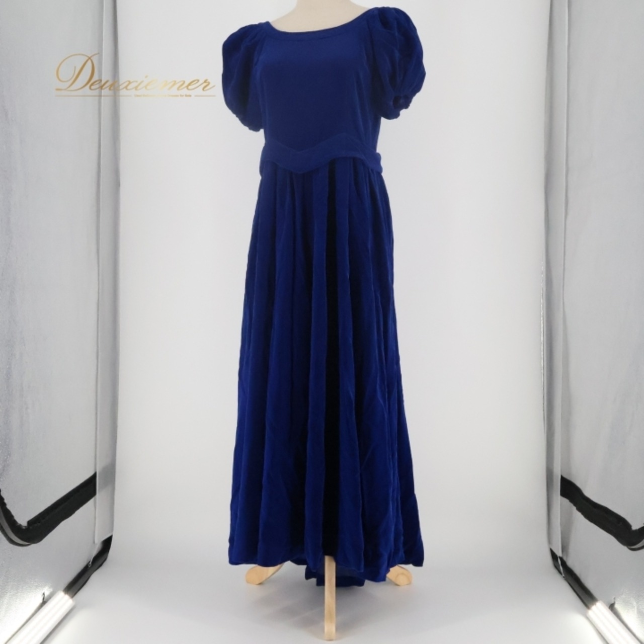 フラダンス 衣装 ワンピース ドレス ブルー系 ロングワンピース ベロア生地 パフスリーブ アシンメトリー 切り返し かわいい 上品 高級感 ツヤ感 豪華 綺麗 華やか ハワイアン アロハ フラ ダンス レッスン 練習 ドレスアップ シンプル エレガント