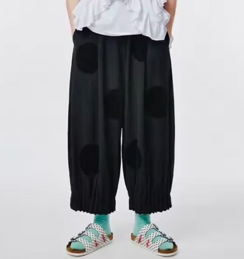 imakokoni　ブラックカラードット柄ワイドパンツ　265454