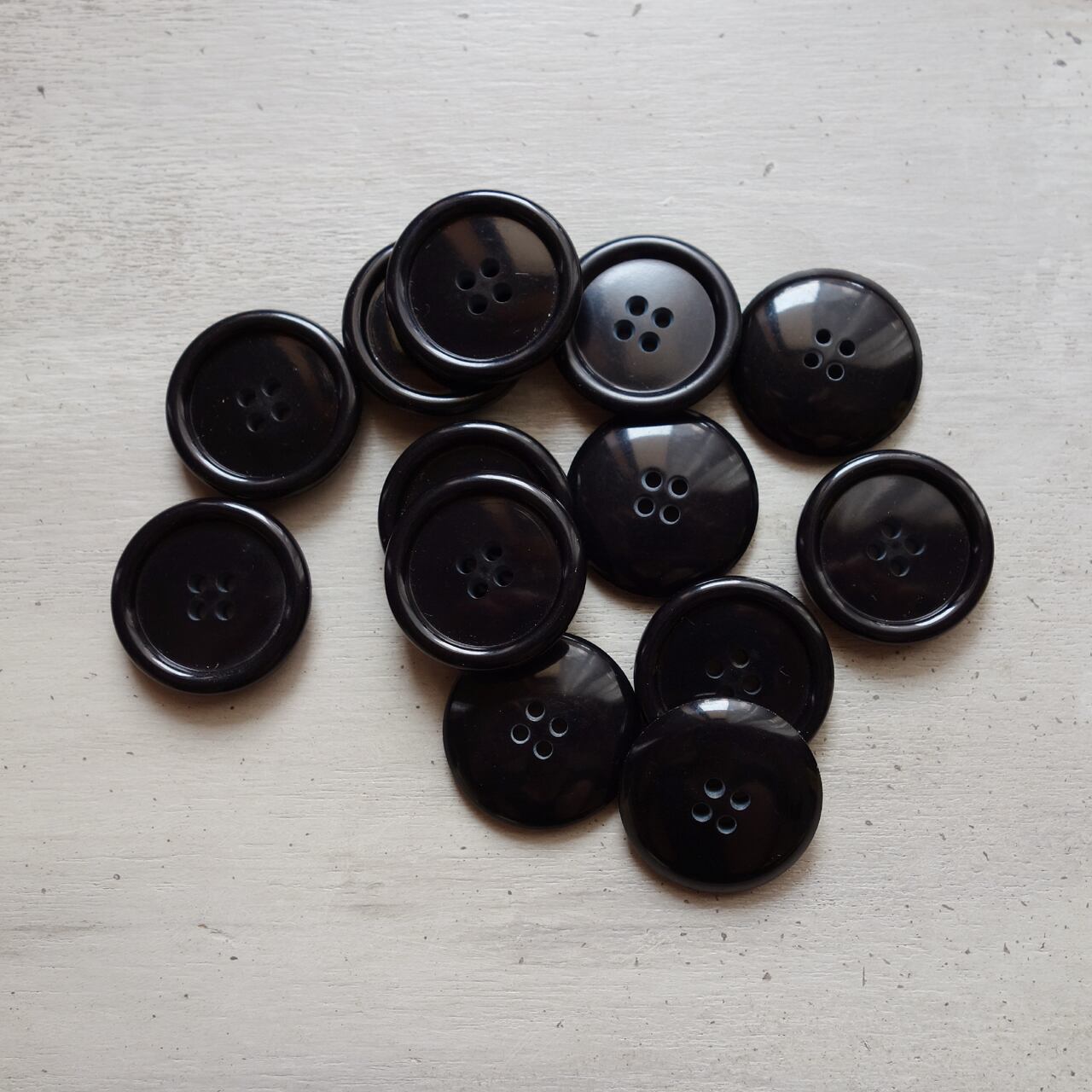 フランス製(KERA社) 1950s ヴィンテージ プラスチックボタン ブラック