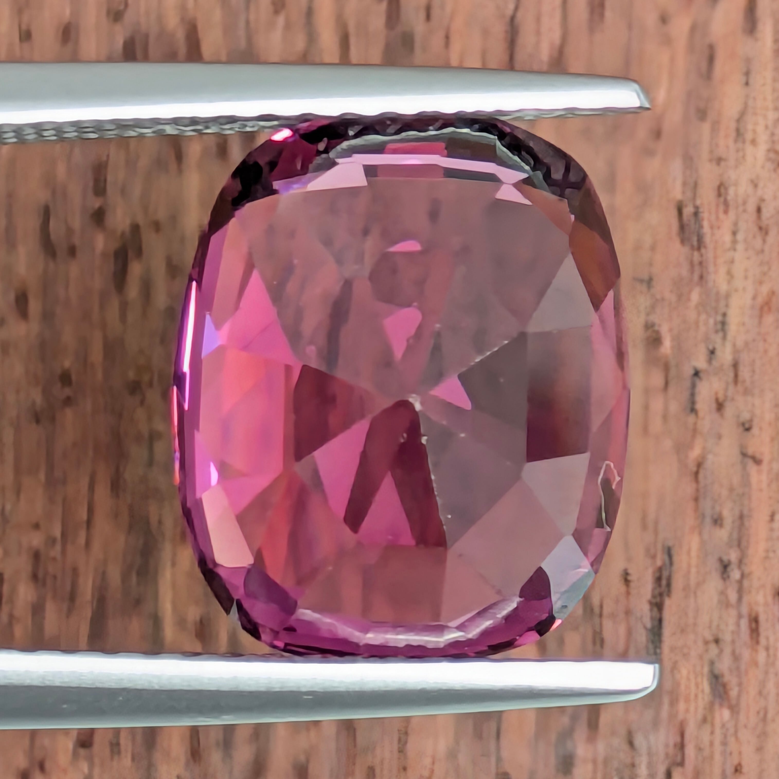 ロードライトガーネットルース 【7.526ct】 PRO208932 | Gem's Subculture