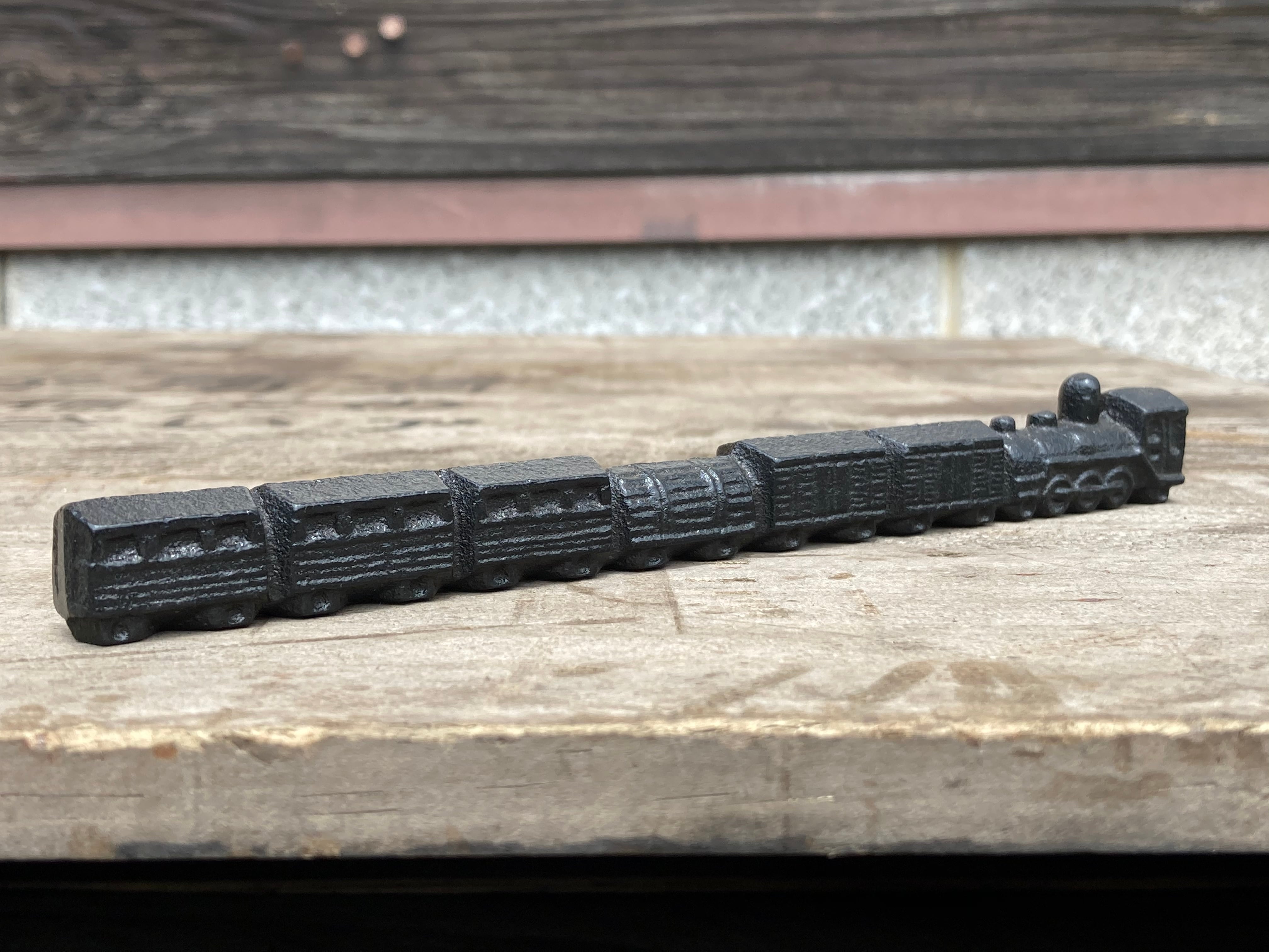 南部鉄器 汽車文鎮 | 1848年創業 南部鉄器工房及富 NAMBUTEKKI OITOMI SHOP