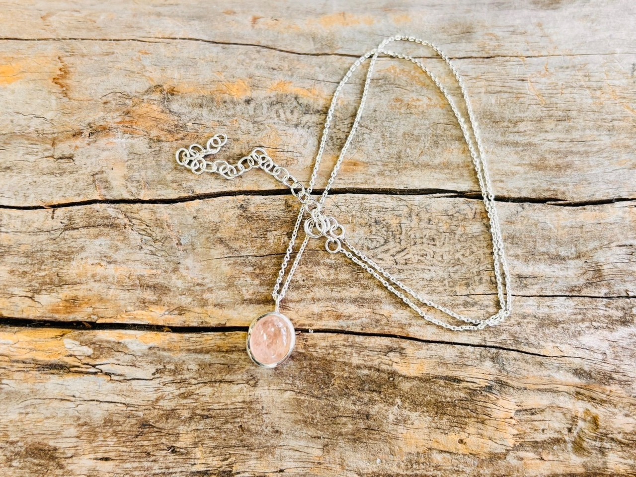 モルガナイト ネックレス