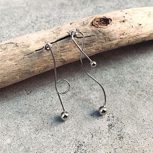 Asymmetry Wavy-Curve Pierce