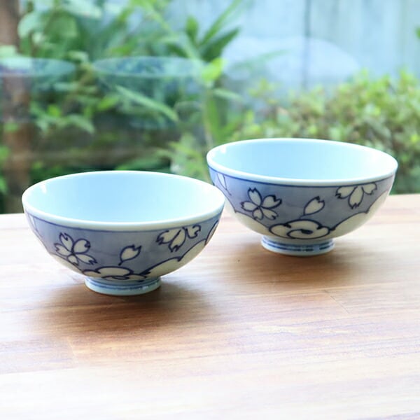 有田焼　【大・小】　お茶碗　富士桜　9-100　utsuwanohana