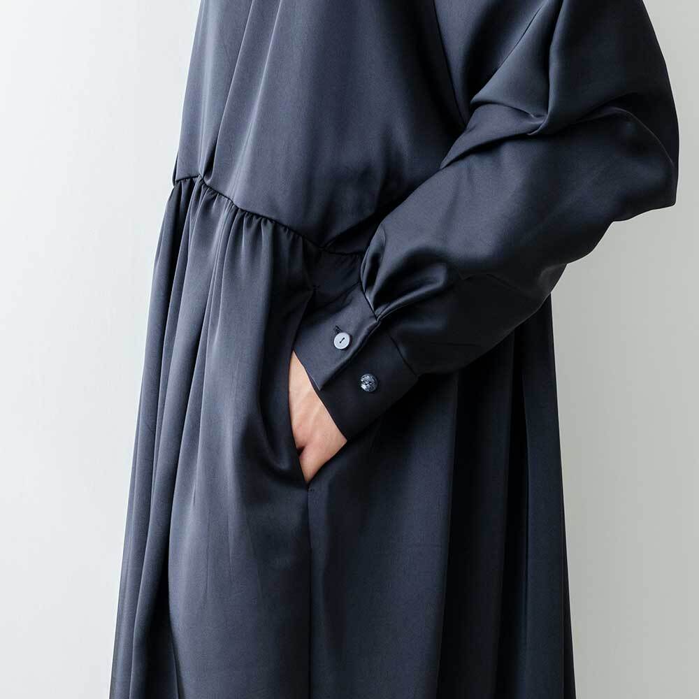 mizuiro ind サテンラウンドカラーフロントフライワンピース | LASQ