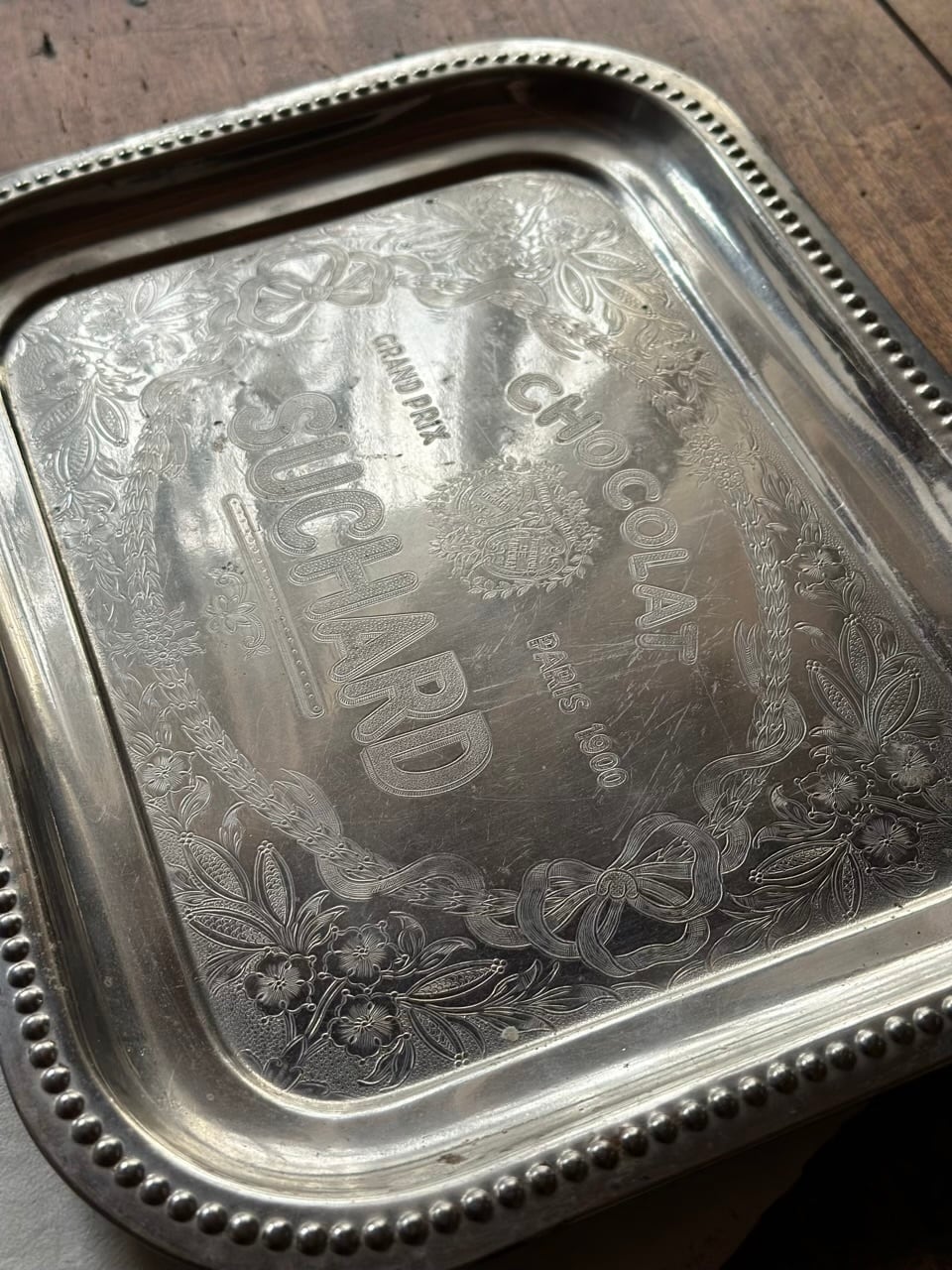 銀色トレイ CHOCOLA SUCHARD ショコラ・シュシャール | Brocante de La