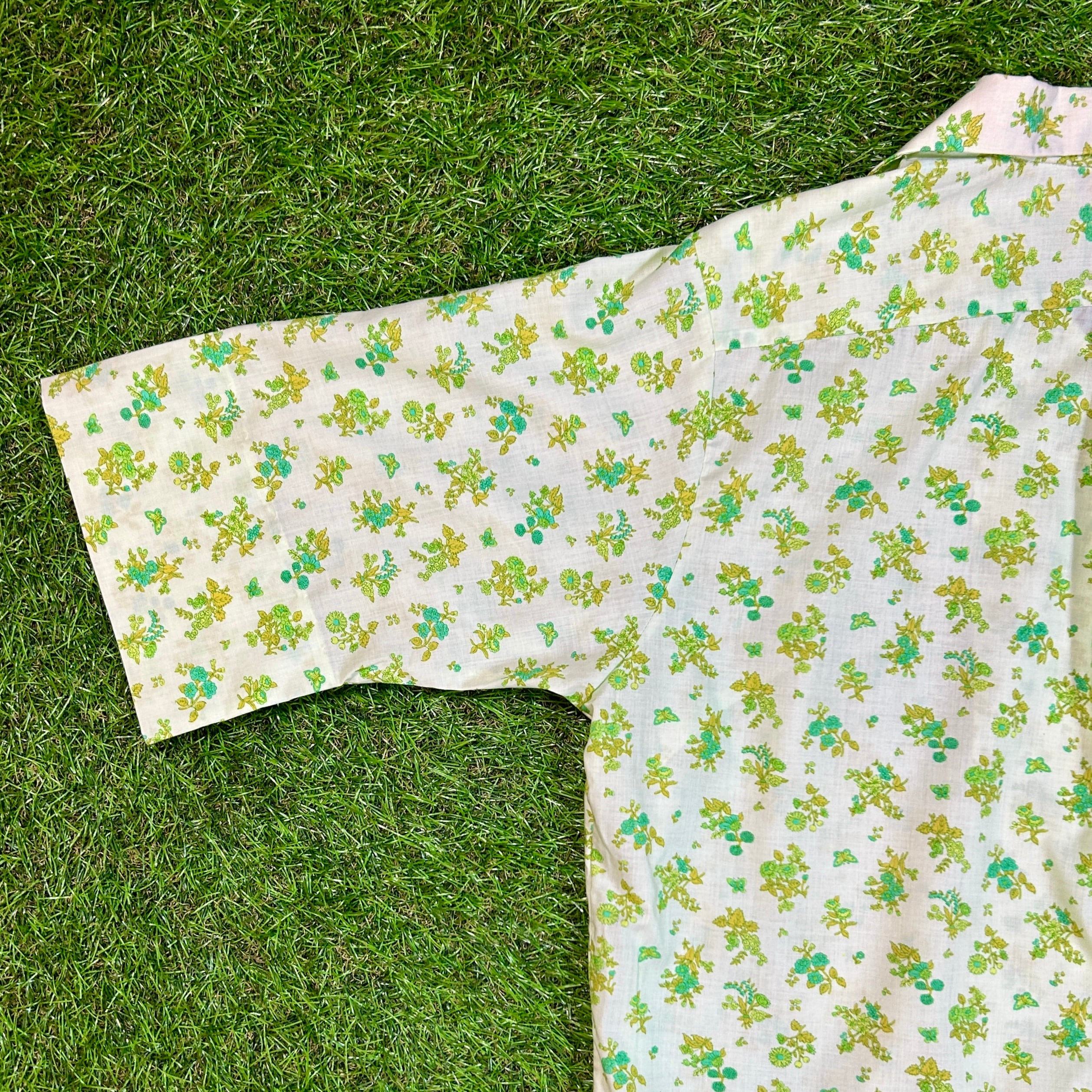 Lady's】 60s-70s Light Green Flower Pattern Open Collar Shirt 