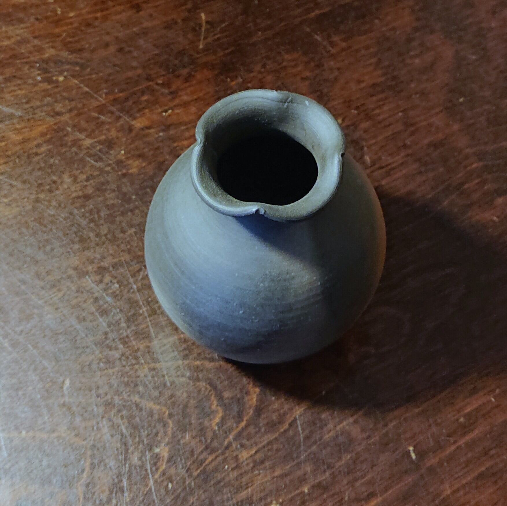 玉堂窯元 無名異焼】ミニ一輪挿し(窯変) | MUKU-AN