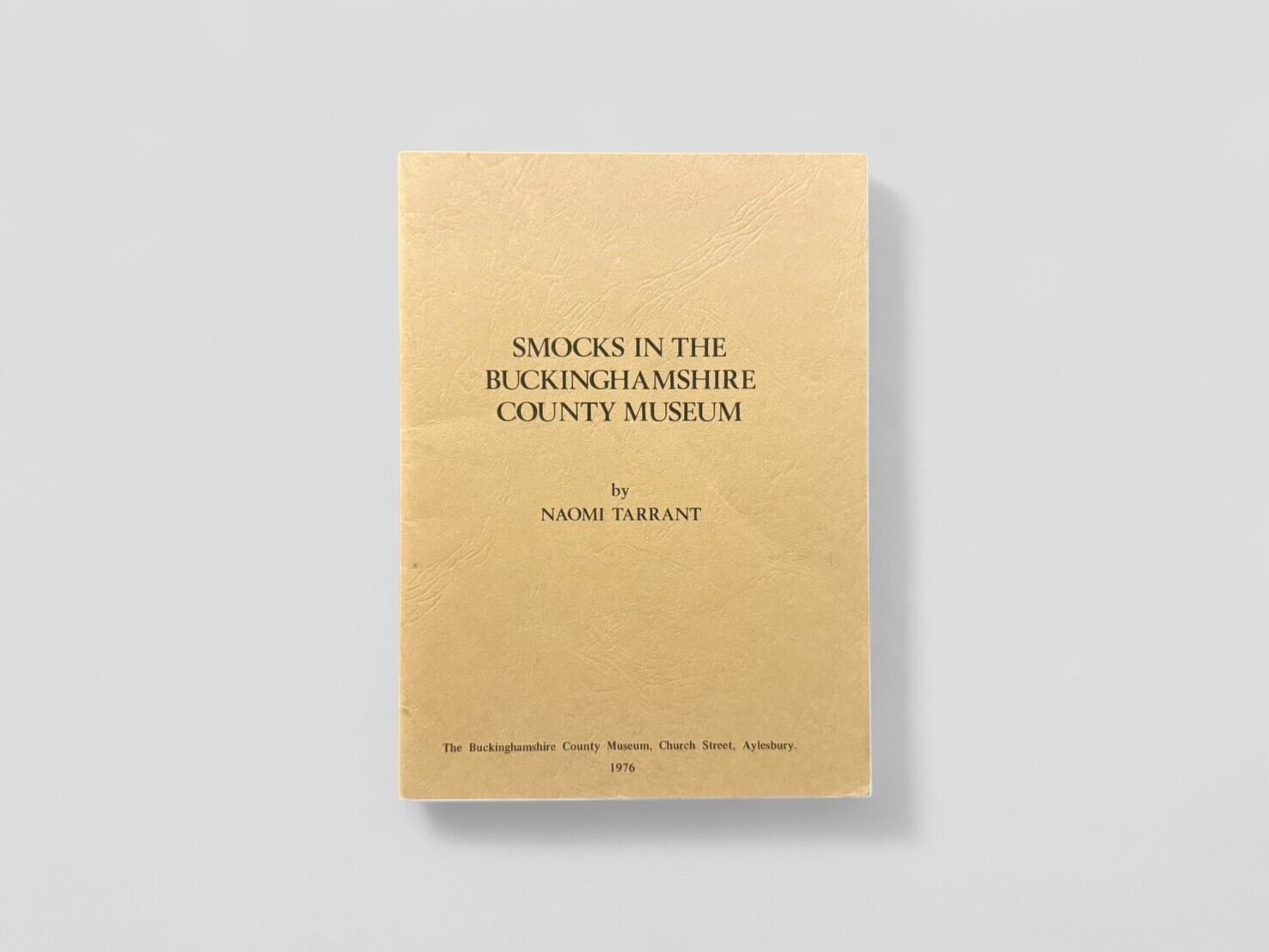 【ISYM/SF083】Smocks in the Buckinghamshire County Museum(1976) /Naomi Tarrant
