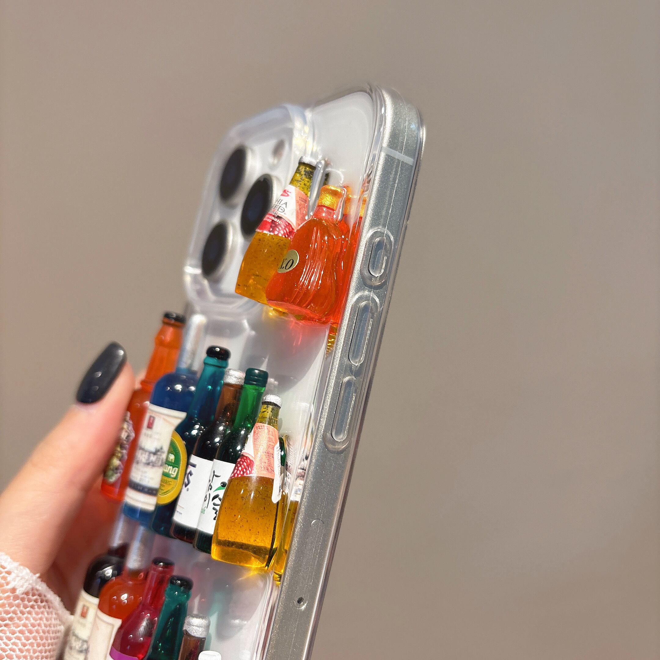 ミニチュア お酒 ボルト iPhone 17 16 15 14 13 12 ケース クリア 耐