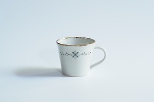 縁サビ十字唐草紋マグカップ 村山朋子