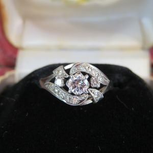 ヴィンテージ 上質ダイヤモンドのクラシカルリング