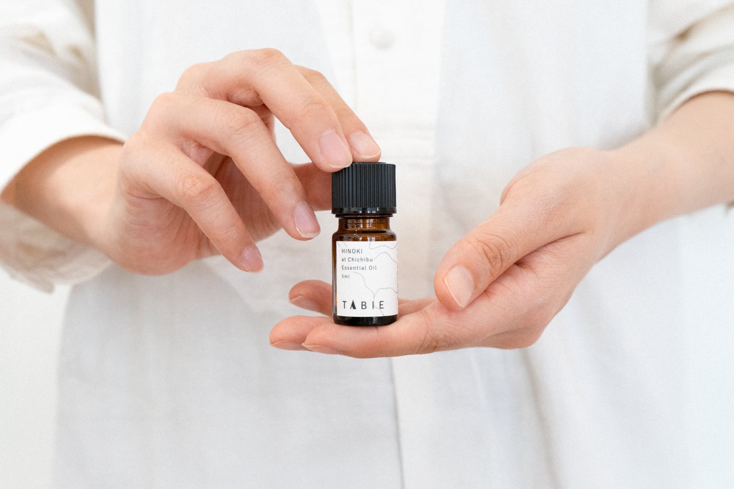 HINOKI 枝葉 / Chichibu - Essential Oil | 秩父アロマラボが届ける