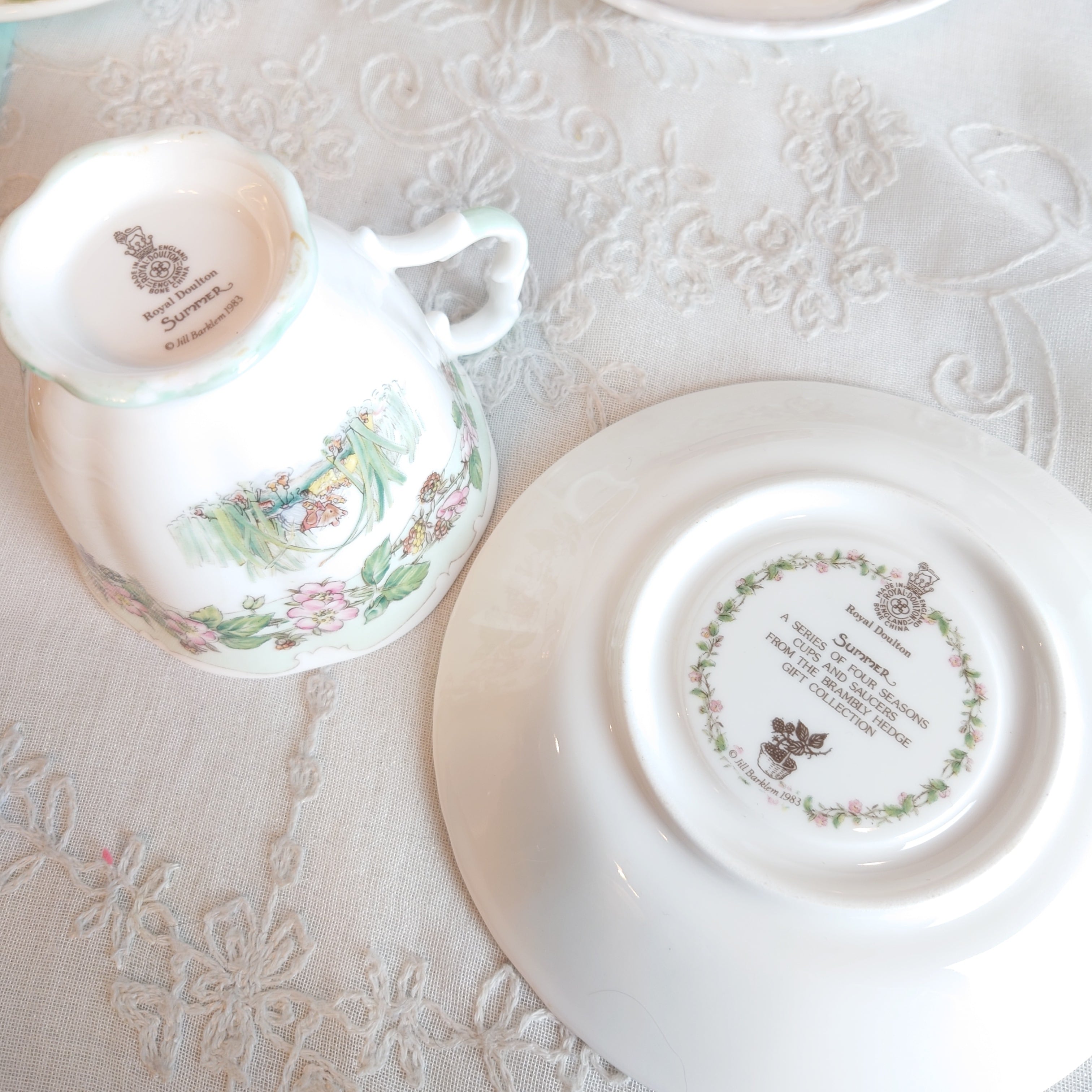 ロイヤルドルトン ブランブリーヘッジ カップ＆ソーサー 四季シリーズ