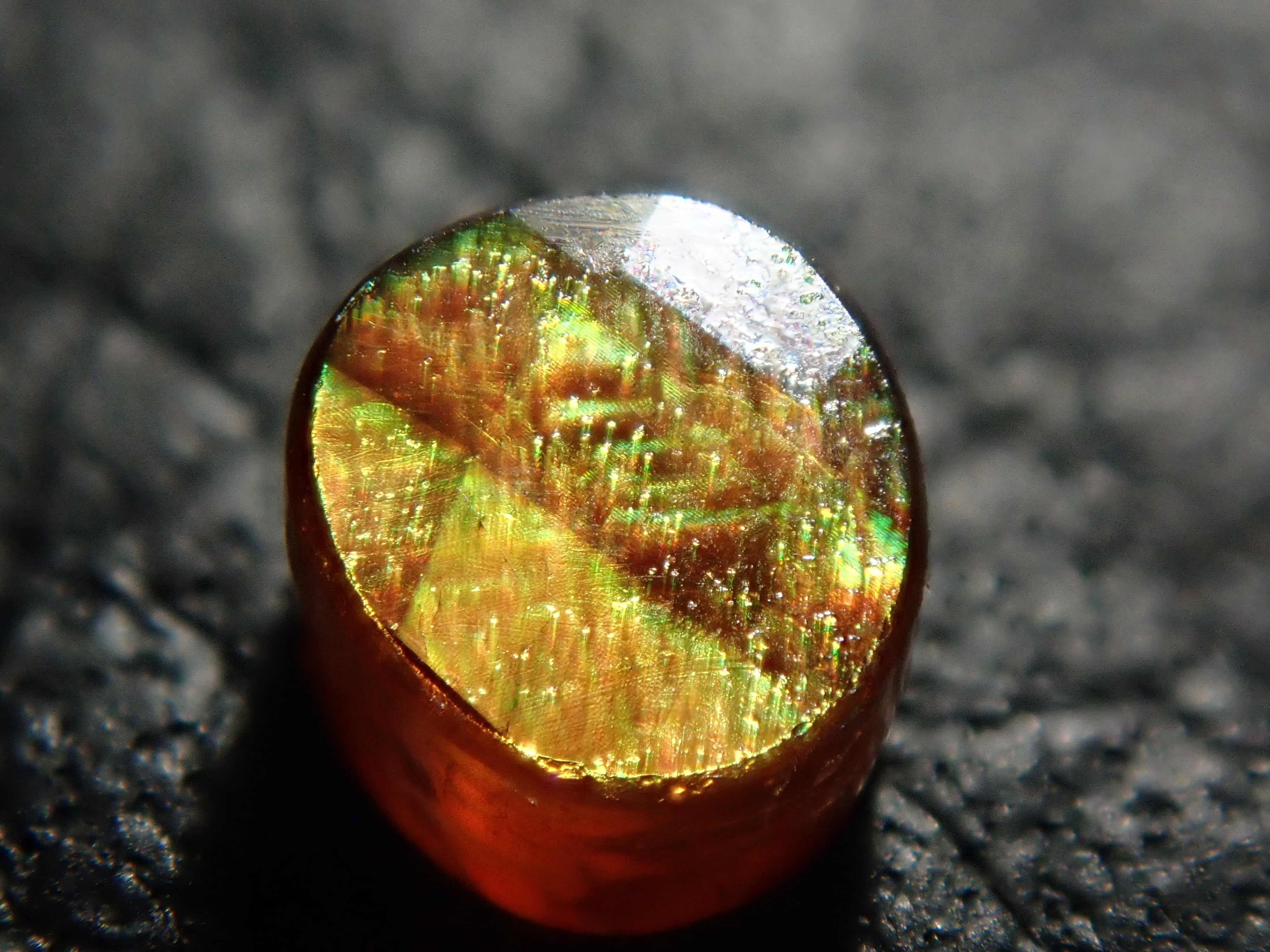 【新商品】奈良県・天川村産レインボーガーネット 0.312ct