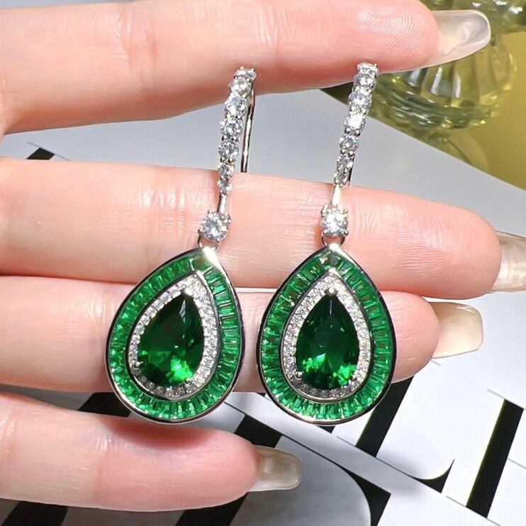 【オススメ】天然 エメラルド ダイヤモンド ピアス フックピアス K18WG・1.06ct 刻印有 18金製品 豪華6粒 最高品質