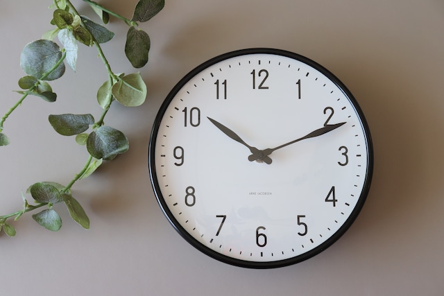 ARNE JACOBSEN（アルネヤコブセン） Wall Clock Station 　210mm