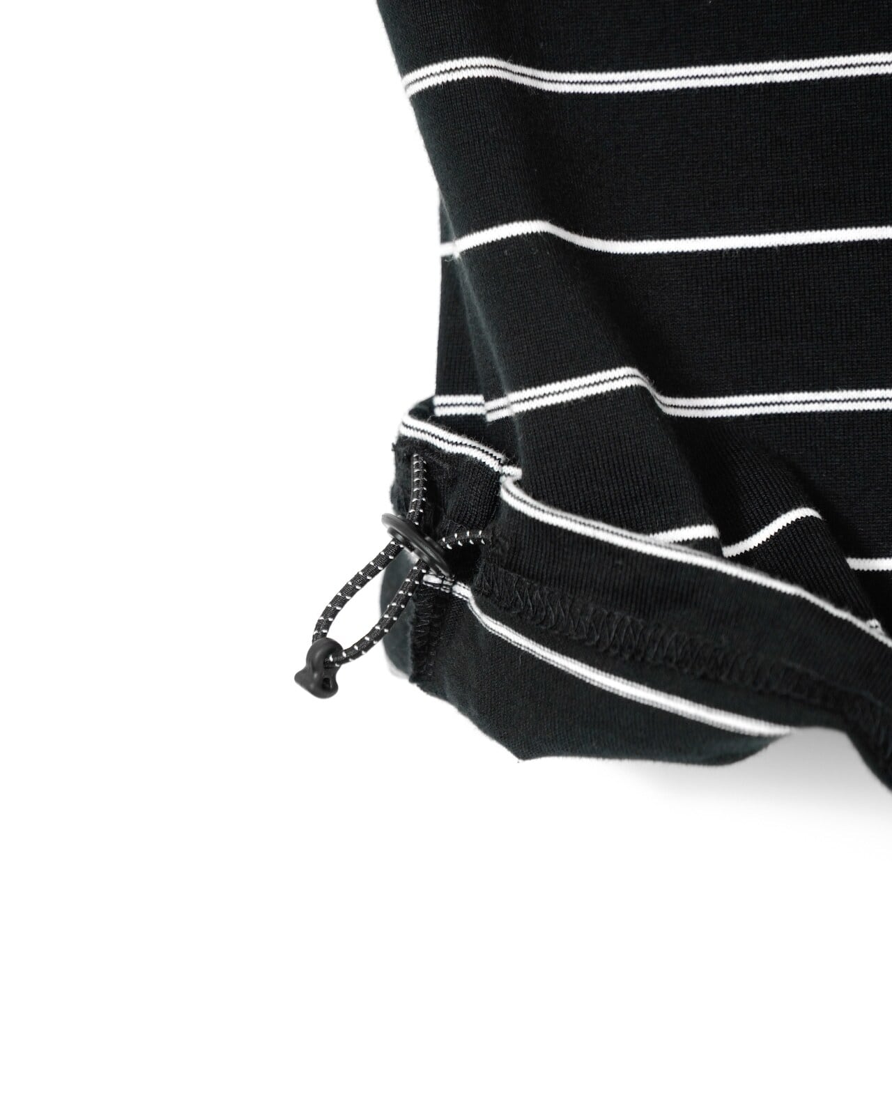 SUMARI HEMCODE OG MULTI BORDER T-SHIRT BLACK | nua