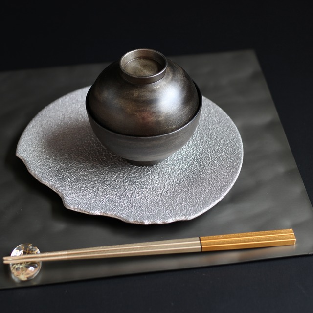 AS　有田焼　絞り釉プラチナ彩　手割プレート