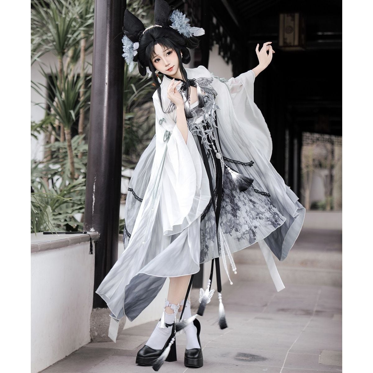 白磁に舞う墨花・振袖チャイナセットアップ：Ver.C | Maiden's Rêve