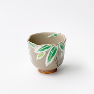 乾山写し熊笹さけ呑／Big sake cup,colored big bamboo grasses