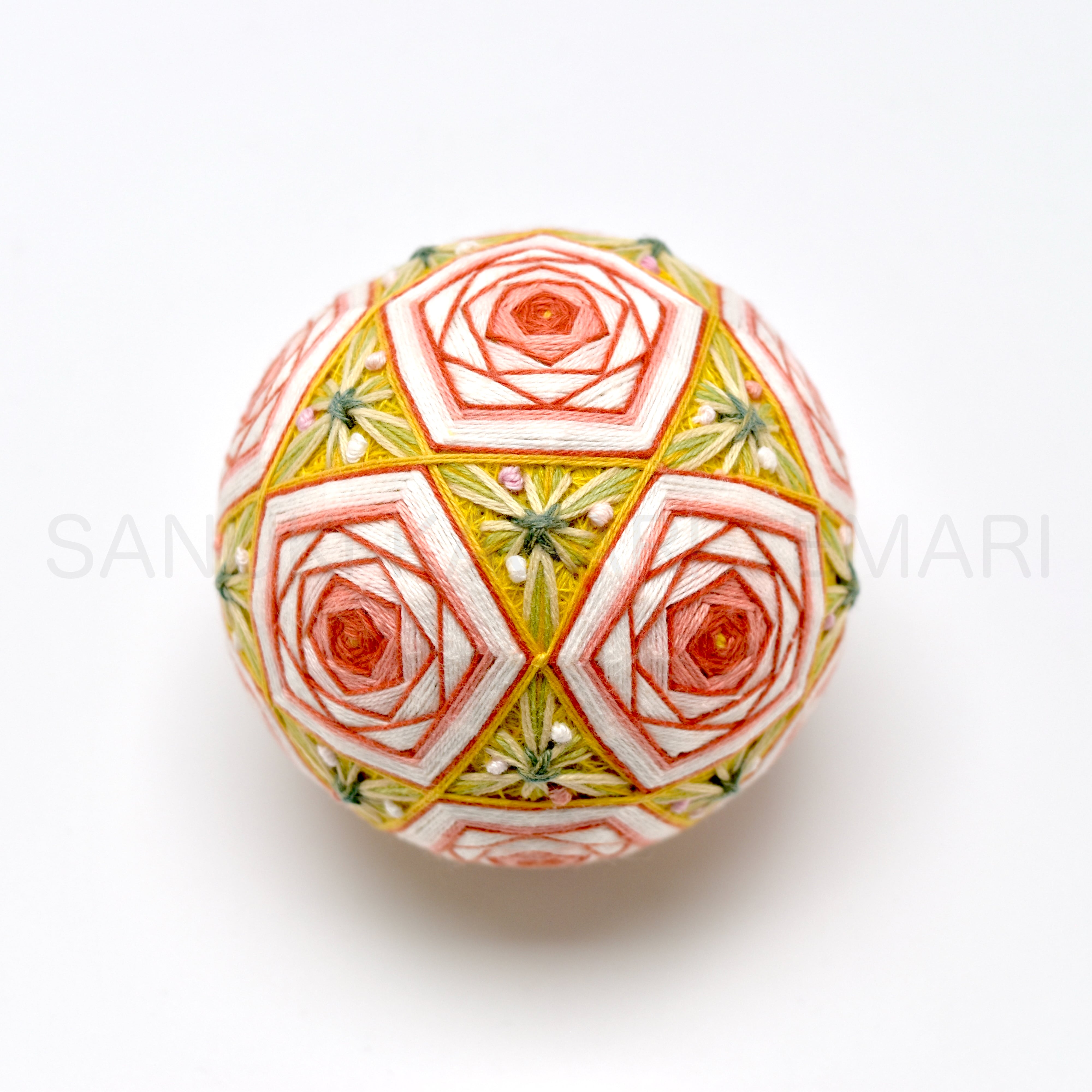 手毬かがり(直径15㎝) 土台まり 20cm／16等分地割り＜地割り線：黄色＞ | 讃岐かがり