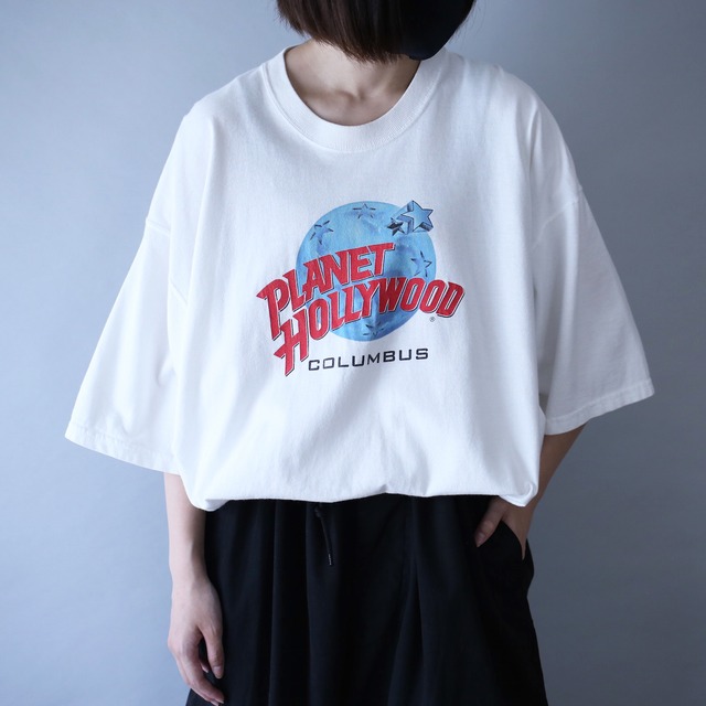 "PLANET HOLLYWOOD"  XXL over silhouette h/s tee