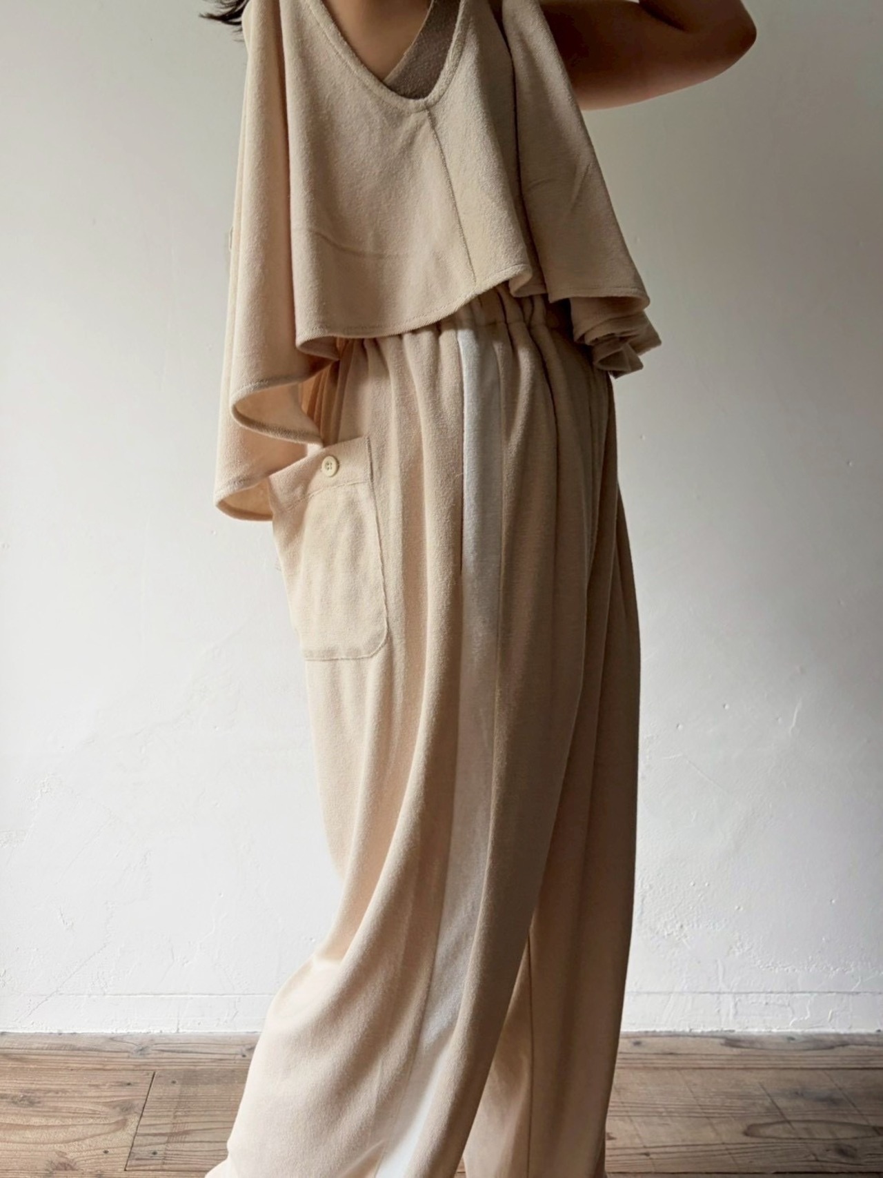 line pants/beige×white