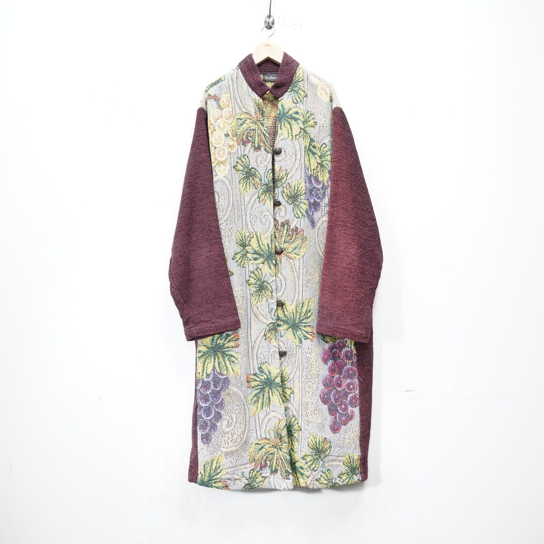 SPECIAL ITEM* USA VINTAGE Ann Maurice FRUIT EMBROIDERY GOBELIN 