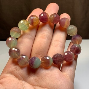 no3.多彩な変わった色合いフローライト・ブレスレット