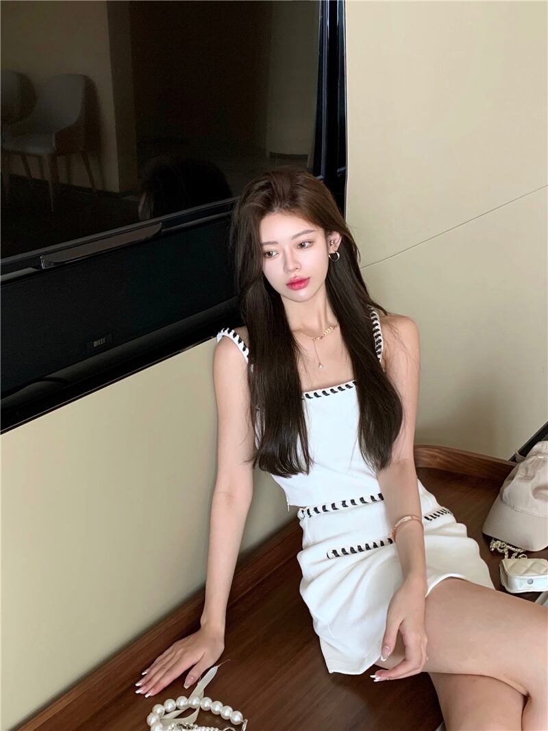 サマーショートホワイトシャツ トップス 大人ガーリー スウィート キュート カジュアル 夏物 ブラックストロベリース451686620