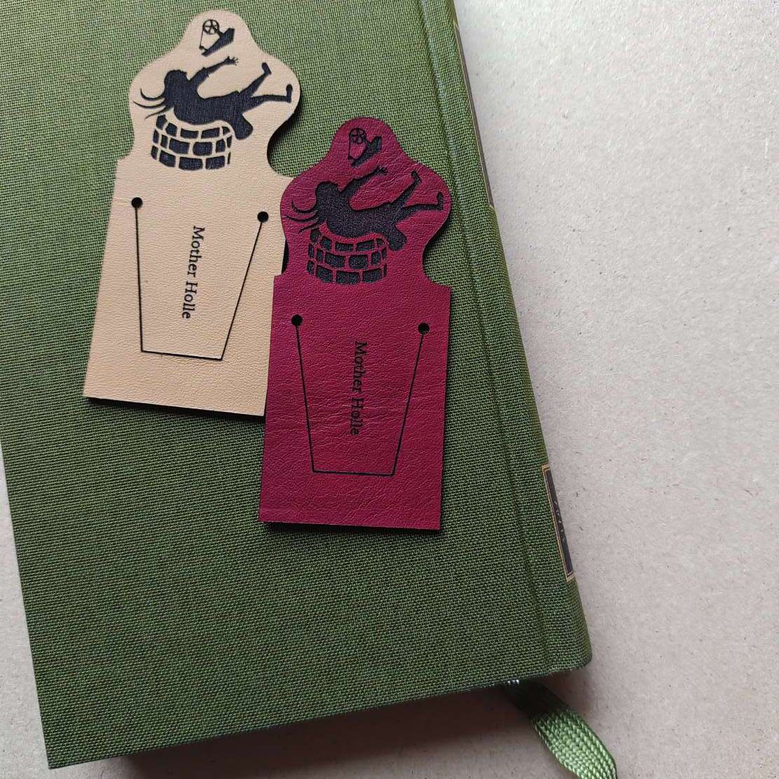天然革 レザーしおり ハンドメイド Alice's adventure in wonderland
