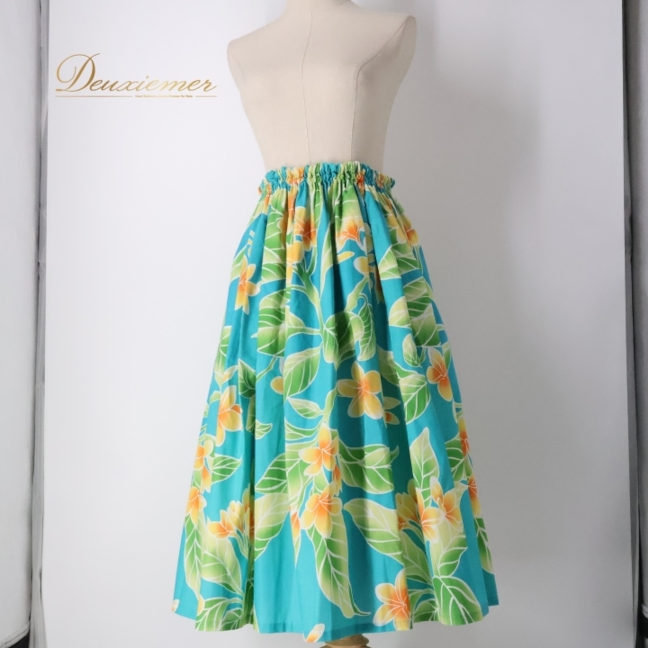 フラダンス 衣装 パウスカート ブルー系 プルメリア柄 ハワイアンプリント フラ ダンス レッスン 練習 シングル スカート ふんわり 軽やか さわやか かわいい おしゃれ 上品 華やか 鮮やか グリーン系 オレンジ系 ホワイト系 水色 黄緑 橙 白 フレアスカート ハワイ アロハ リゾート