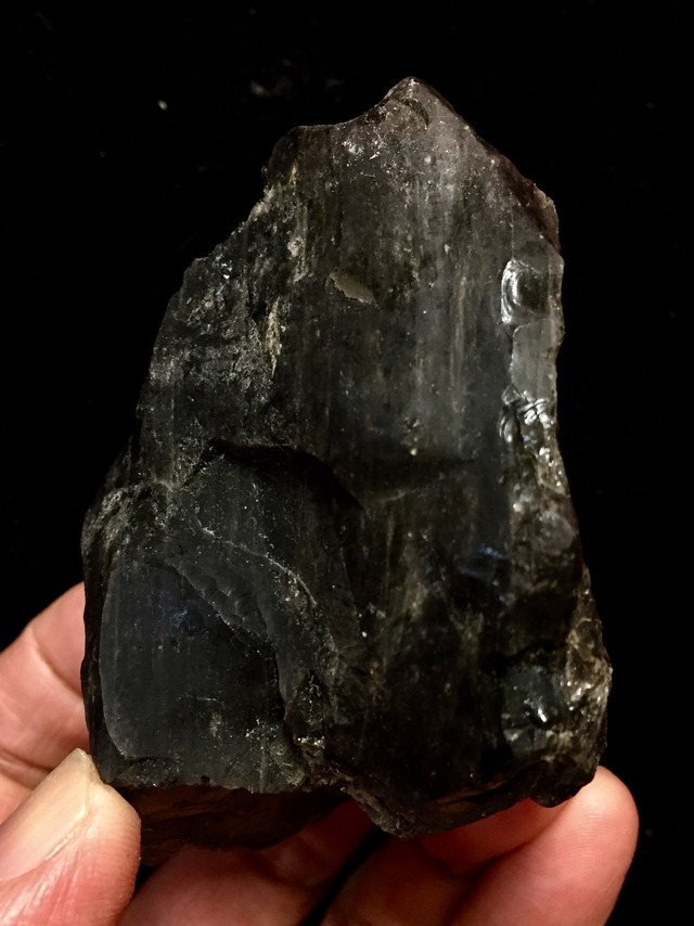 2) 水のように「自由」に生きる！マウントシャスタ「オブシディアン」原石