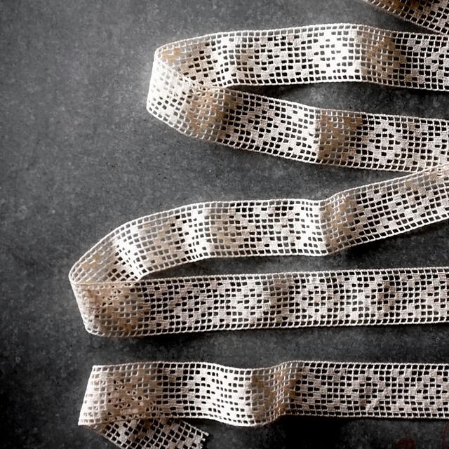 フランス 100x4.2c 小さなお目目とアンティークレース r17m