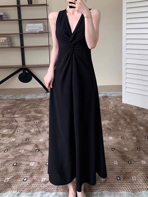 sleeveless v neck twist slim dress.3238