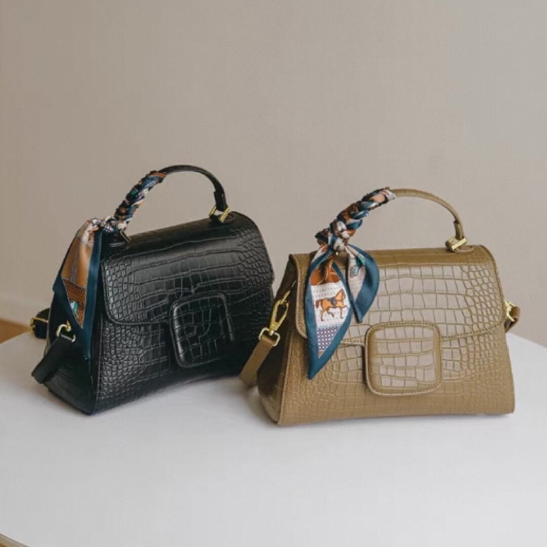 Embossed trapezoid one handle and shoulder bag 00212