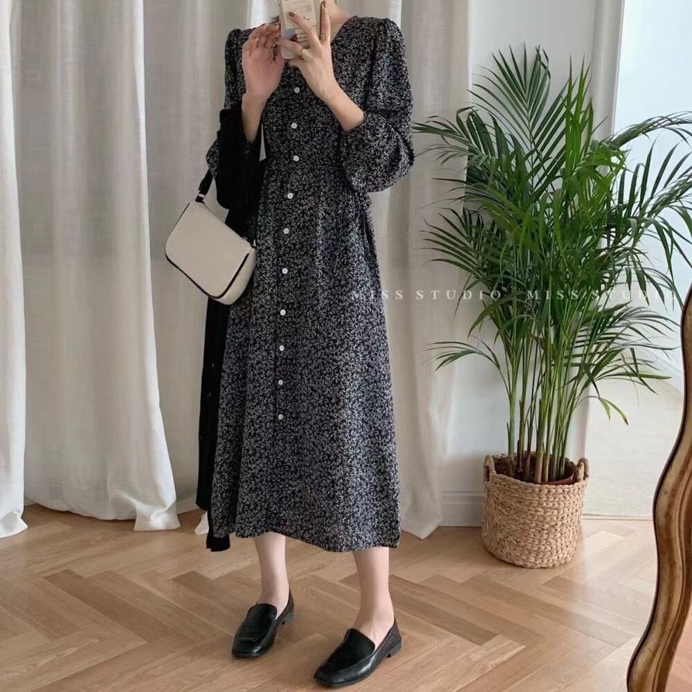 フロントボタン花柄ワンピース