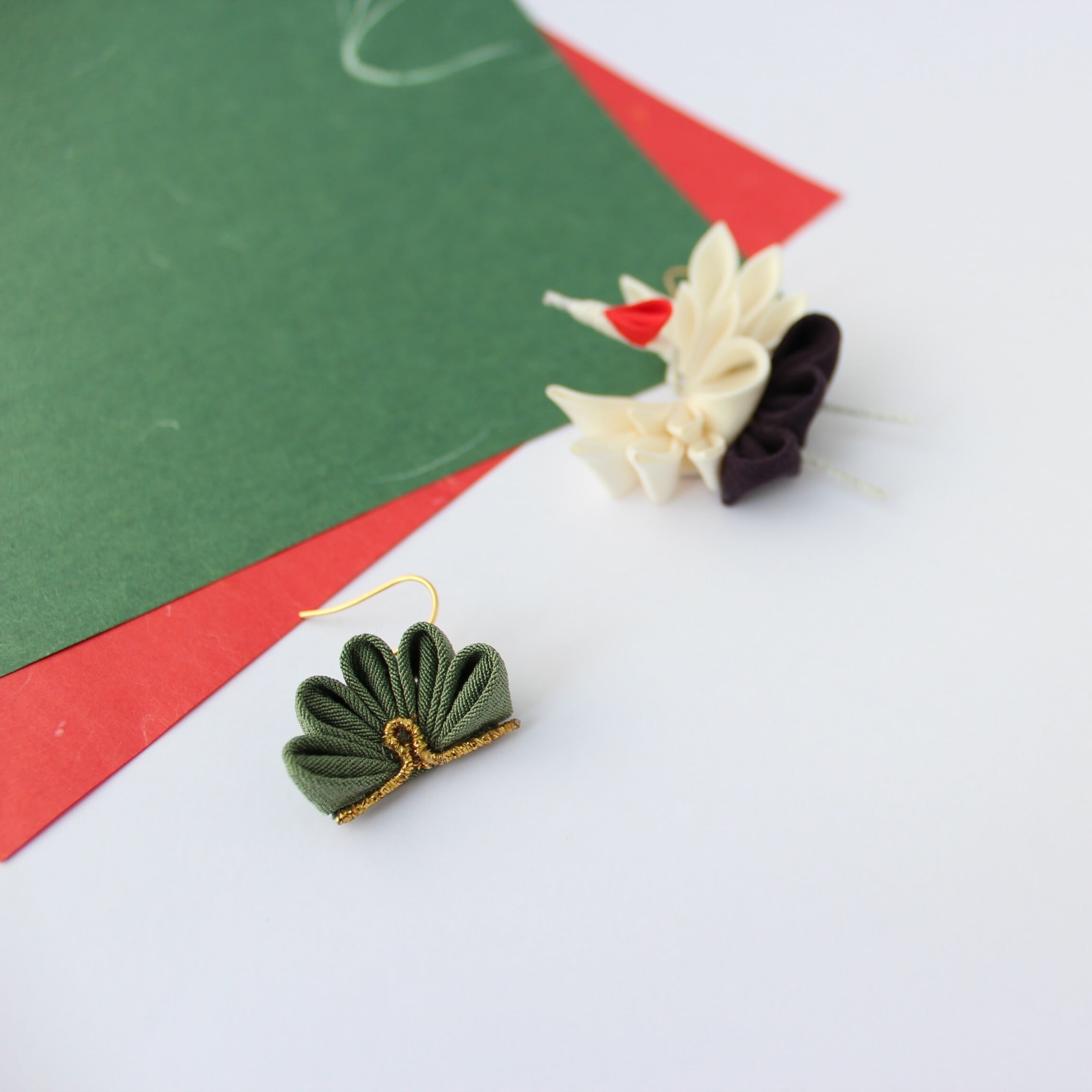 再販受付中 つまみ細工ピアスorイヤリング 指輪セット ピアス つまみ