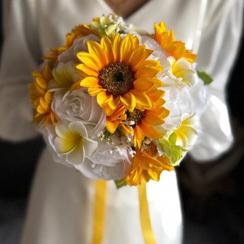 ひまわり×白バララウンドブーケ☆