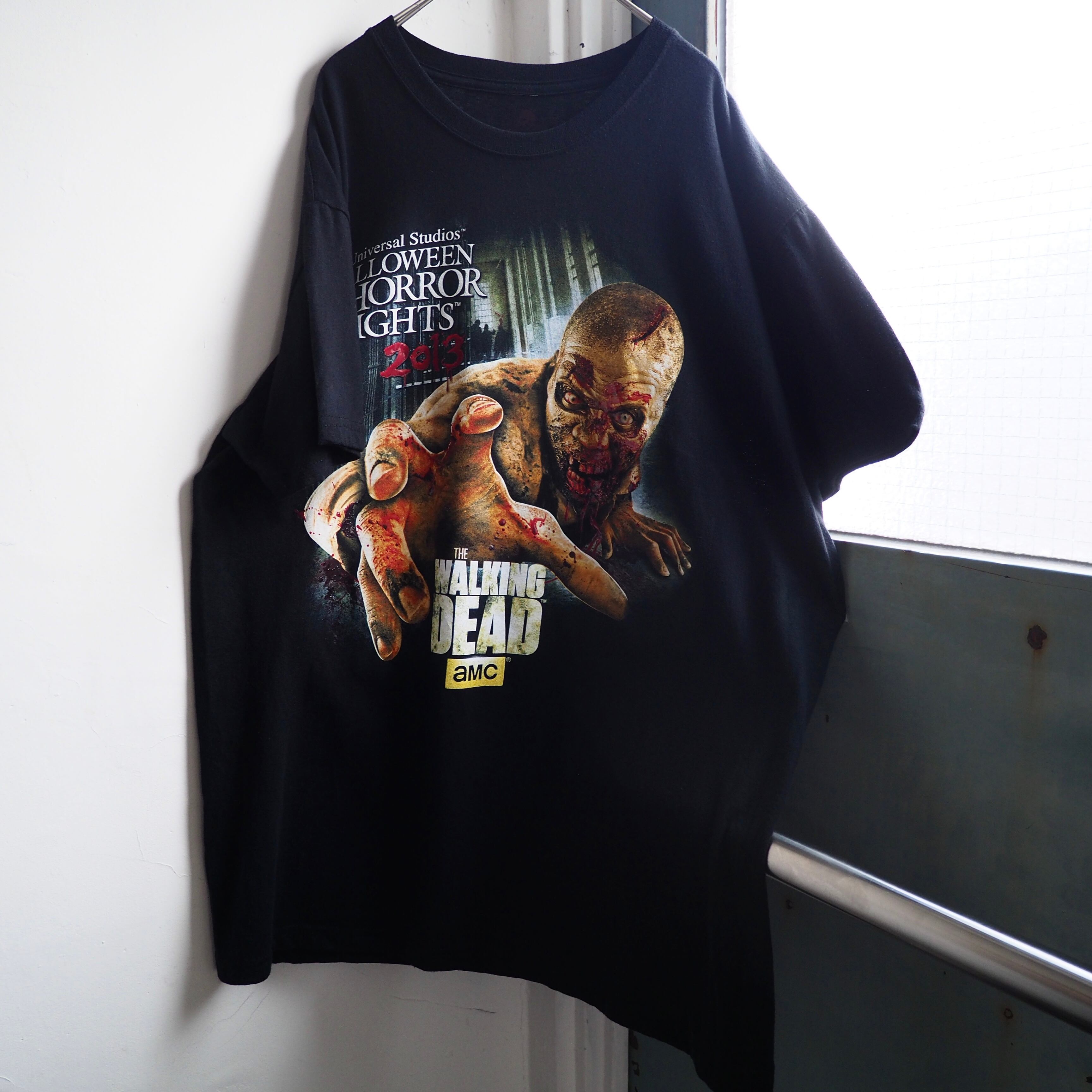 ” THE WALKING DEAD ” Blood paste graphic printed Black loose Tee