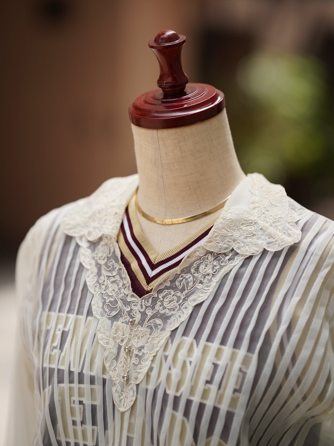 Vintage " Sheer Pleated Lace-Collar Blouse "