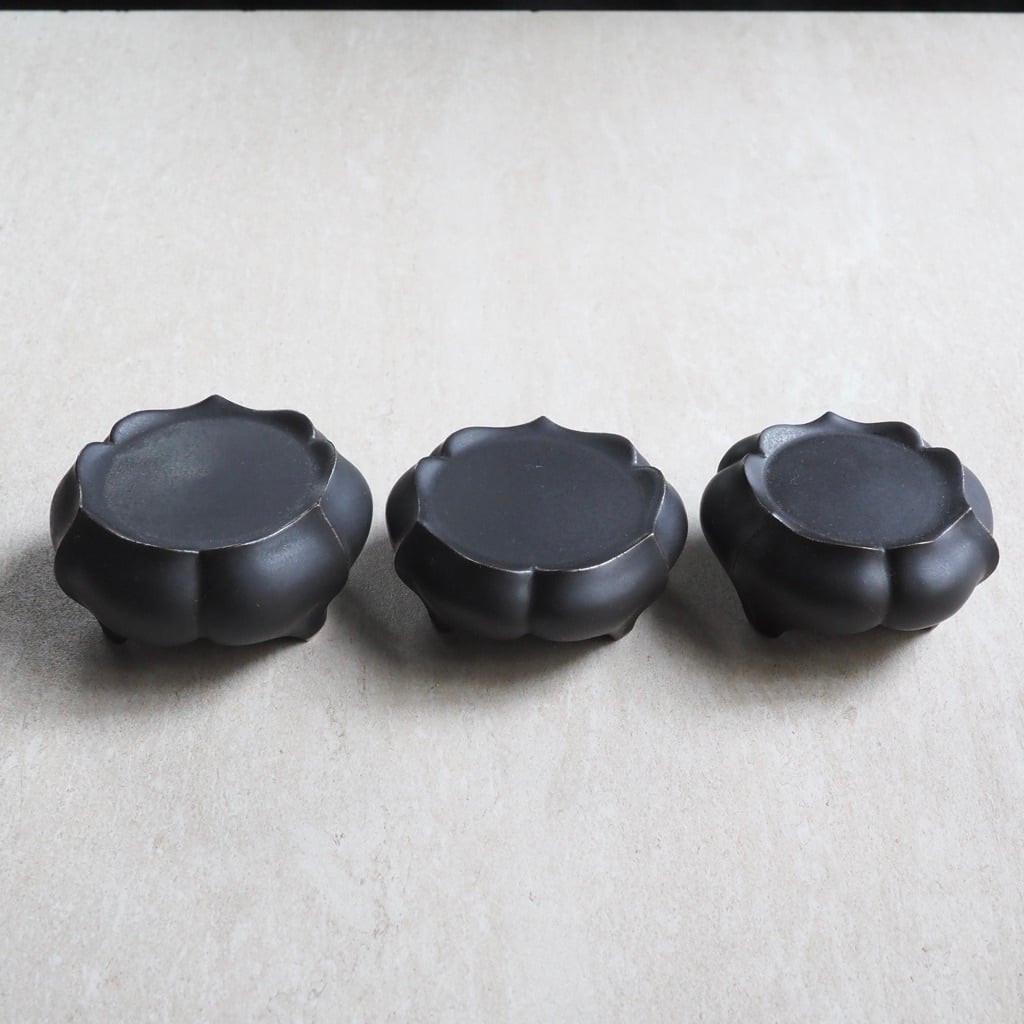 東 一仁/黒綾花 茶器 蓋置(三つ足台皿)