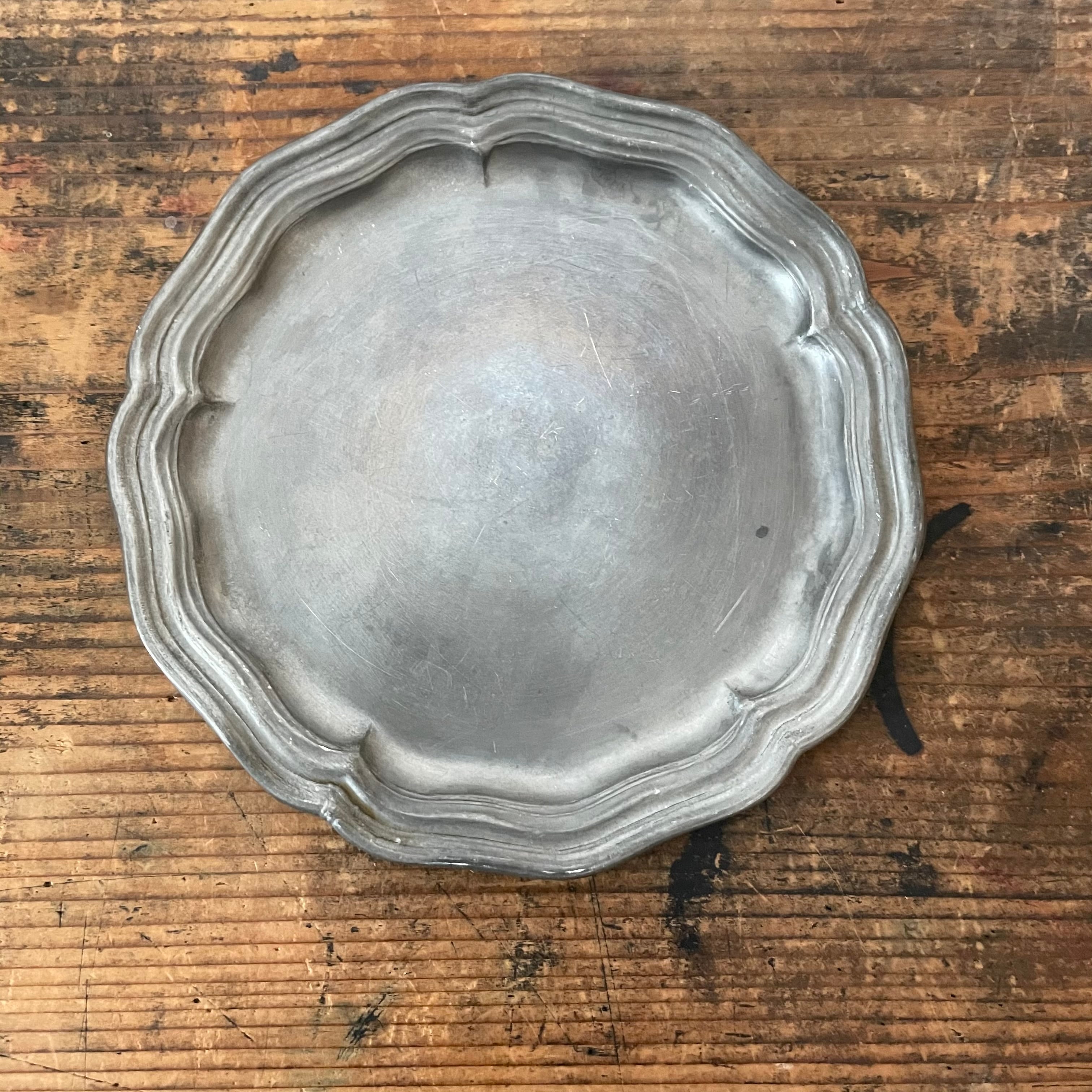 ピューターの12cm花リムプレート