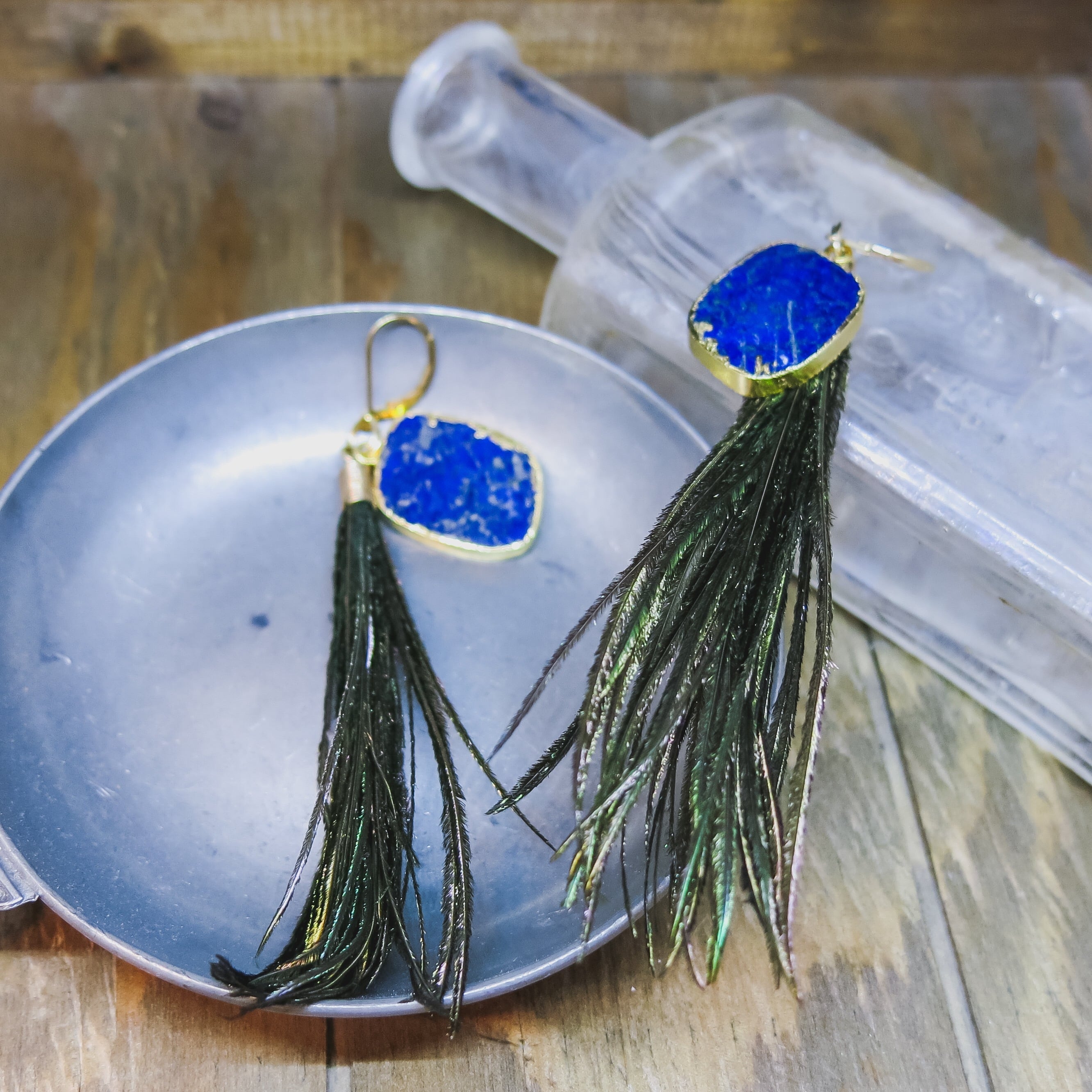 スライス ラピスラズリ×ピーコックフェザーのピアス
