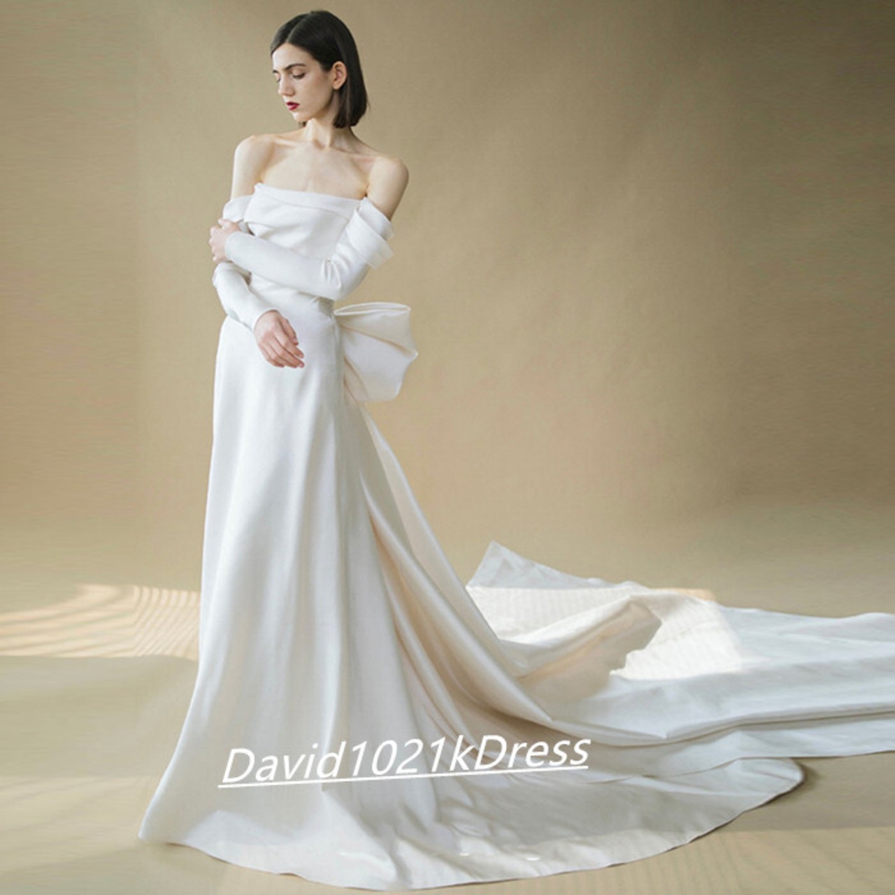 高品質！ ウェディングドレ ホワイト 背中見せ 長袖 トレーン  