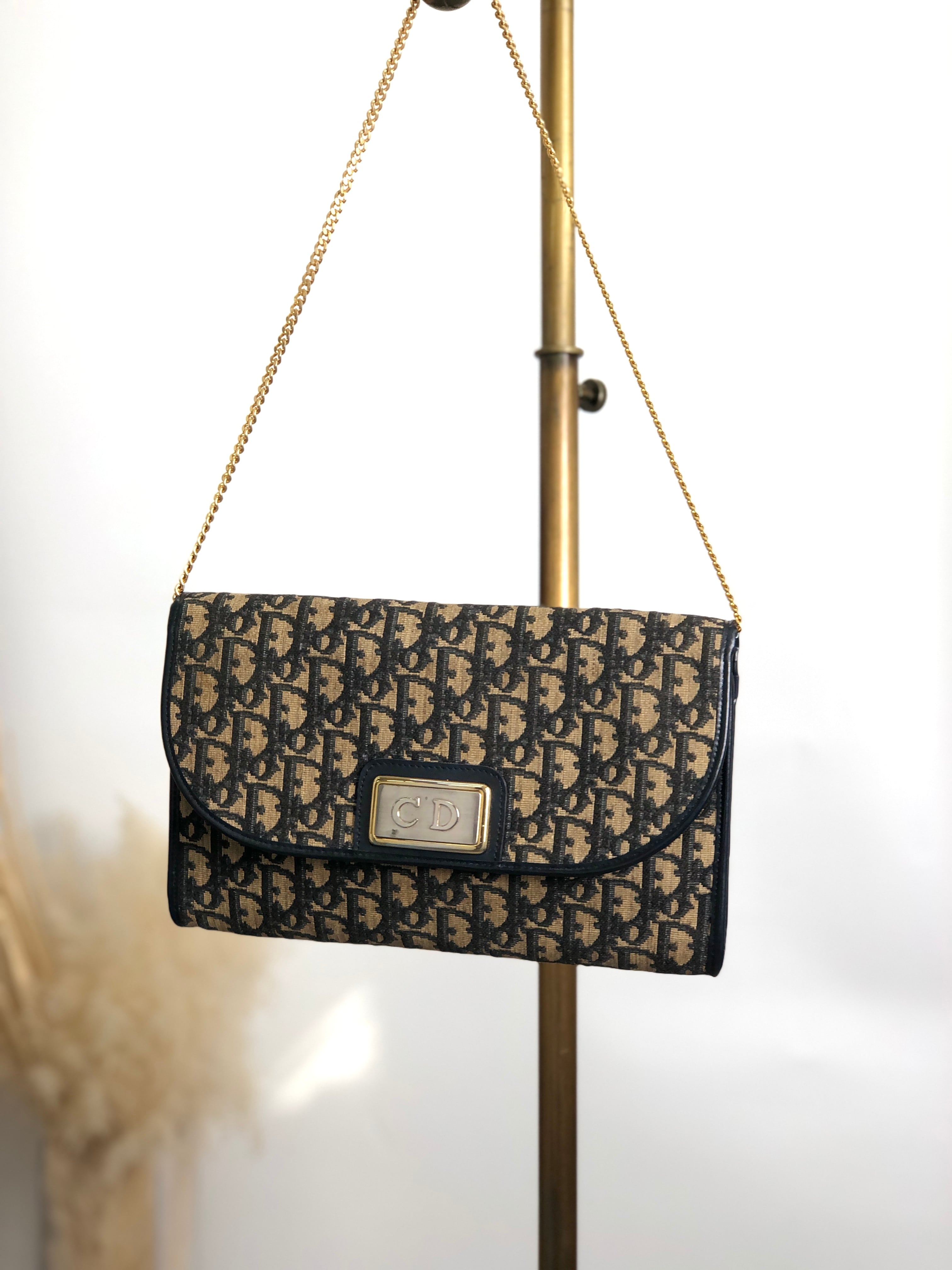 LOEWE ロエベ ショルダーバッグ ネイビー ターンロック レザー